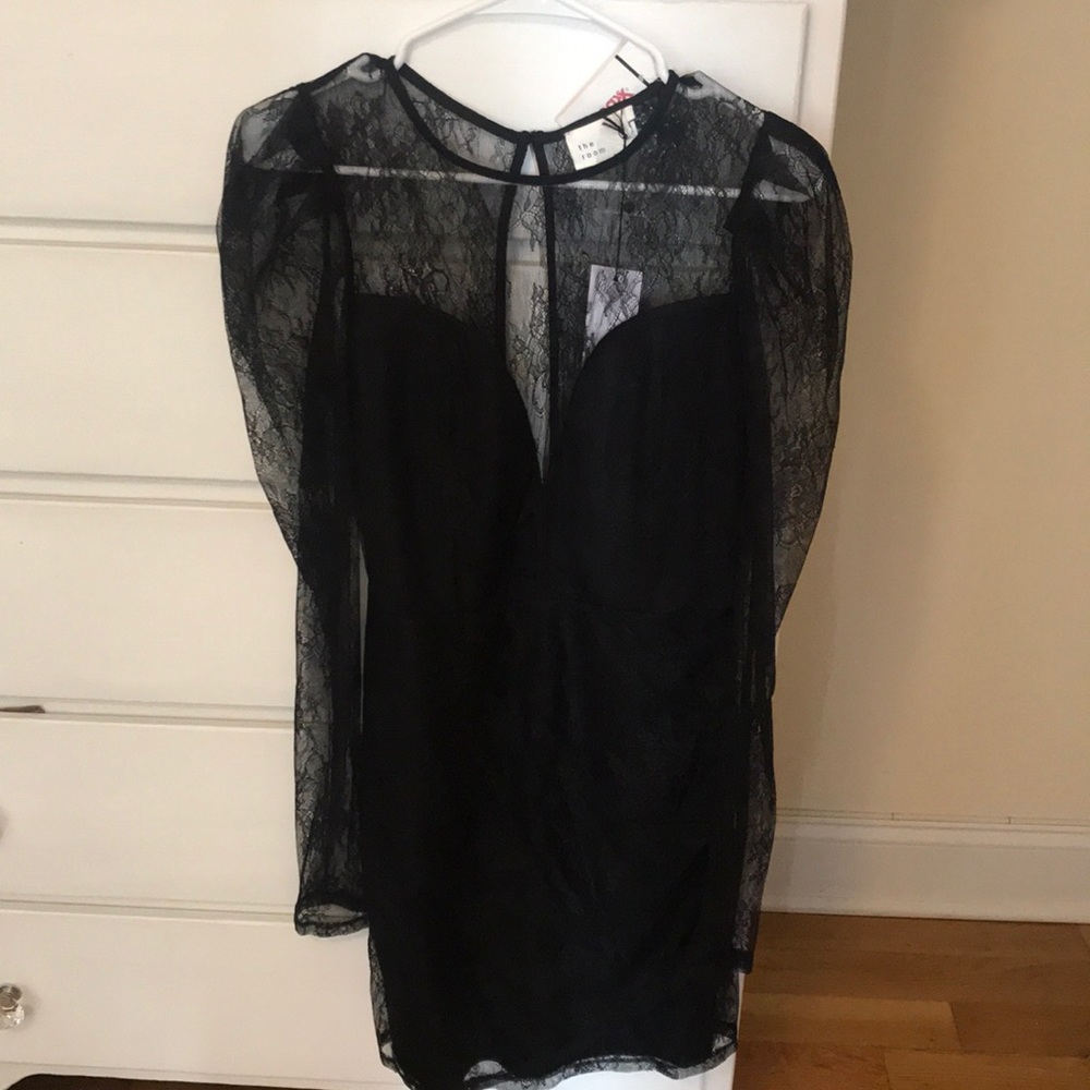 Black lace long sleeve bodycon dress